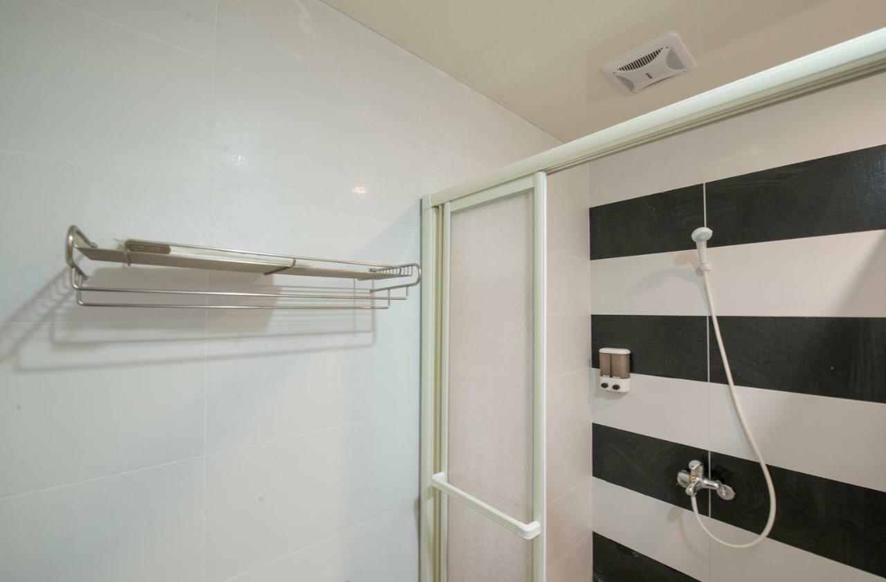 Sunny House Apartamento Luodong Exterior foto